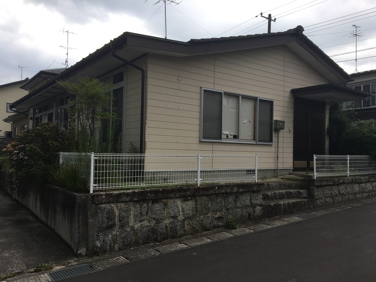 木造平屋建て解体工事および擁壁撤去